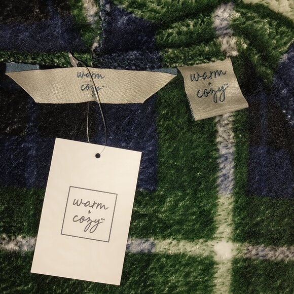 Warm + Cozy Hooded Plaid Poncho with Faux Fur Trim Size L (NWT) - Picture 3 of 4